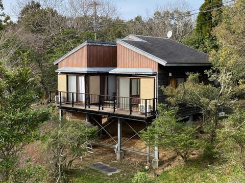 Property building, Natural landscape, Balcony/Terrace, Garden view