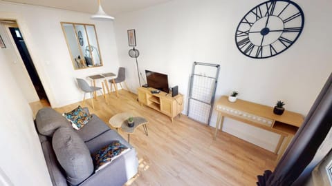 Property building, TV and multimedia, Living room, Seating area, Dining area