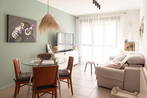 TV and multimedia, Living room, Dining area