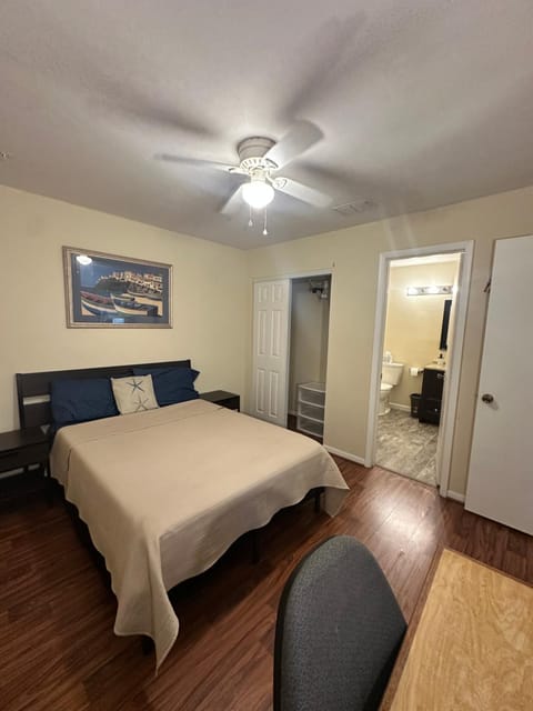 Bed, Photo of the whole room, Bedroom, wardrobe