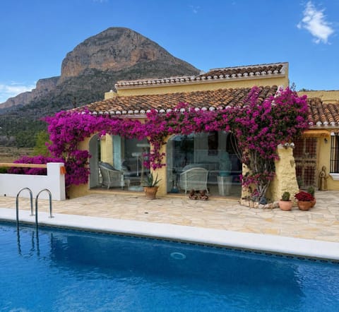Nearby landmark, Mountain view, Swimming pool