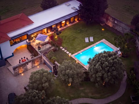 Property building, Garden, Swimming pool