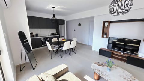 TV and multimedia, Seating area, kitchen