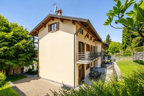 Property building, Patio, Garden, View (from property/room), Garden view, Inner courtyard view
