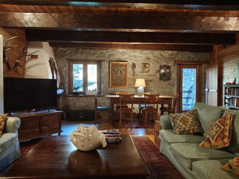 Living room, Seating area