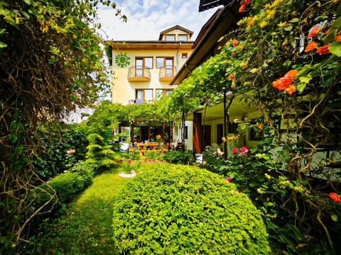 Property building, Garden, Garden view, Inner courtyard view