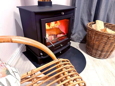 Living room, Seating area, fireplace