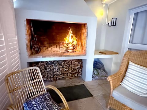 BBQ facilities, Seating area