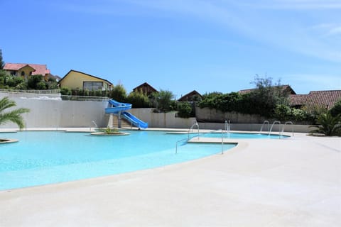 Day, Pool view, Swimming pool, sunbed
