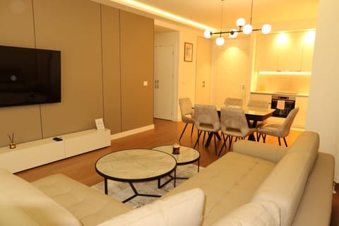 Communal lounge/ TV room, TV and multimedia, Living room, Seating area, kitchen