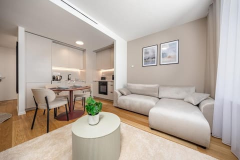 Bed, Coffee/tea facilities, Kitchen or kitchenette, Living room, Photo of the whole room, Seating area, Dining area, Bedroom, minibar