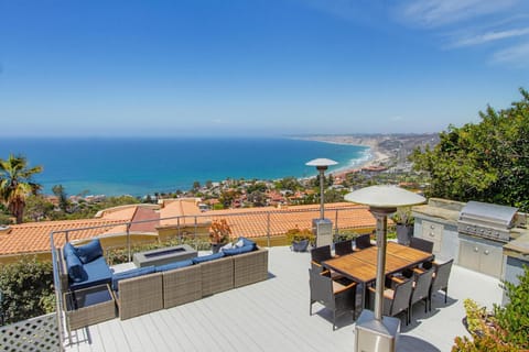 Patio, Day, View (from property/room), Balcony/Terrace, Seating area, Sea view