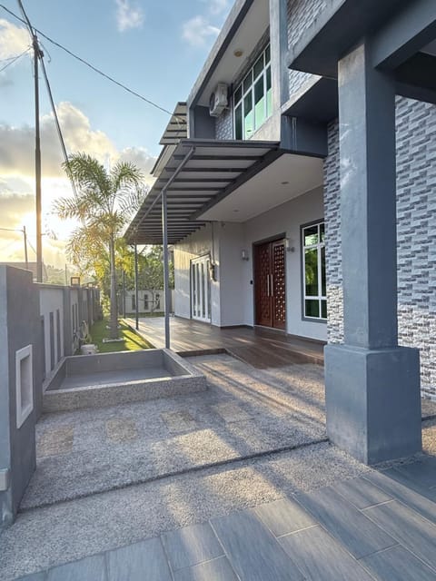 Property building, Day