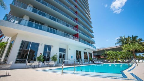 Property building, Day, Swimming pool