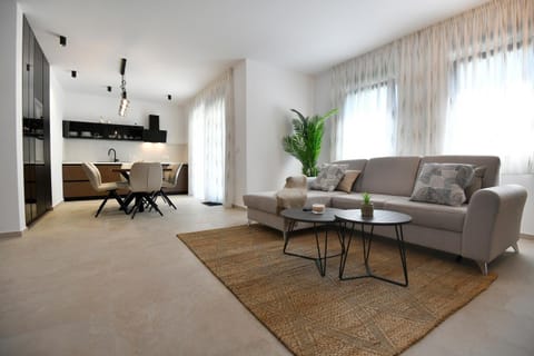 Living room, Seating area, Dining area, stove