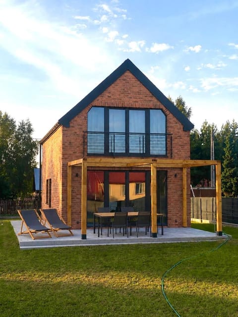 Property building, Patio, Garden
