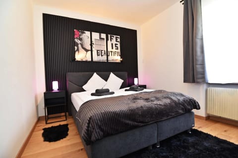 Bed, Photo of the whole room