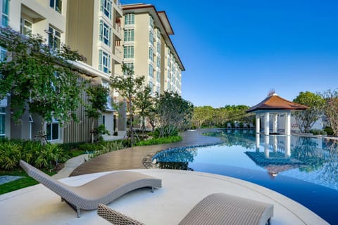 Swimming pool, Swimming pool
