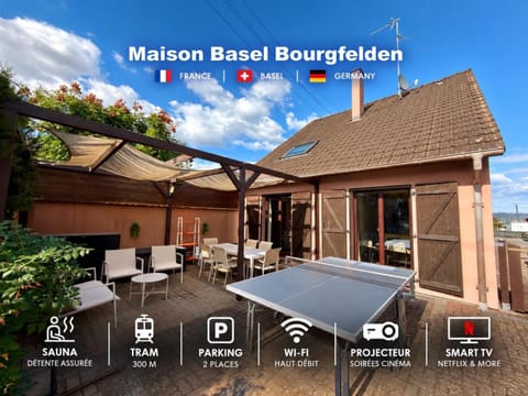 Property building, Patio, Day, Garden, Garden view