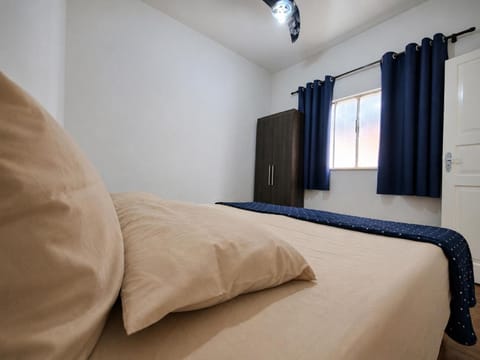 Bed, Photo of the whole room, Decorative detail, Bedroom, wardrobe