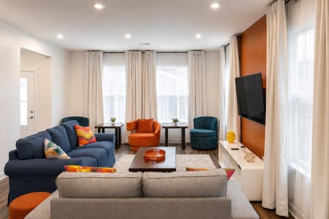 TV and multimedia, Living room, Seating area