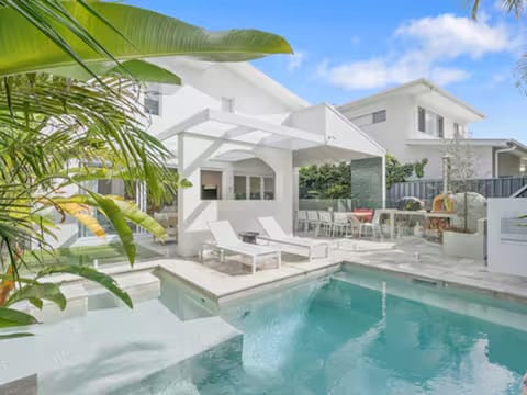 Property building, Day, Garden, Seating area, Pool view, Swimming pool, sunbed