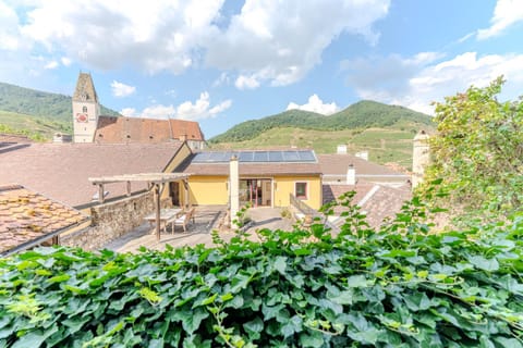 Property building, Natural landscape, Balcony/Terrace, Mountain view