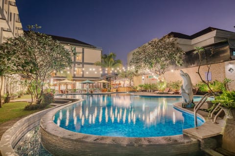Swimming pool
