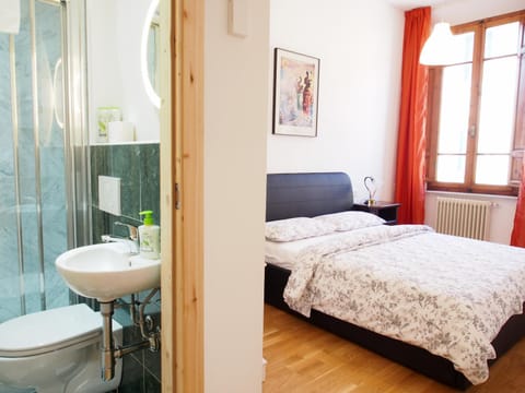 Bathroom, Photo of the whole room, Bedroom