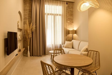 TV and multimedia, Living room, Dining area