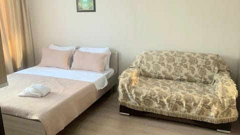 Bed, Photo of the whole room, towels