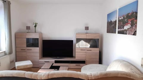 TV and multimedia, Living room, Photo of the whole room, Seating area, Evening entertainment