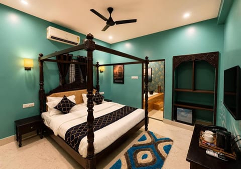 Bed, Photo of the whole room, Bedroom, air conditioner