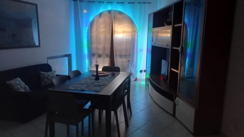 TV and multimedia, Living room, Seating area, Dining area