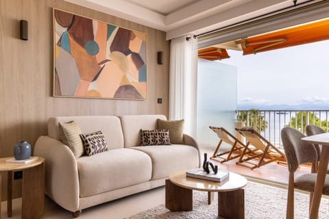 Balcony/Terrace, Living room