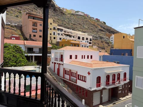 Balcony/Terrace, Street view