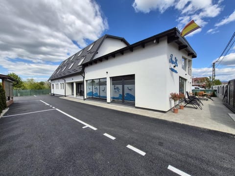 Property building, Location