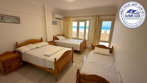 Bed, Natural landscape, Photo of the whole room, air conditioner