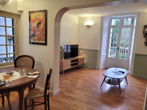 Living room, kitchen