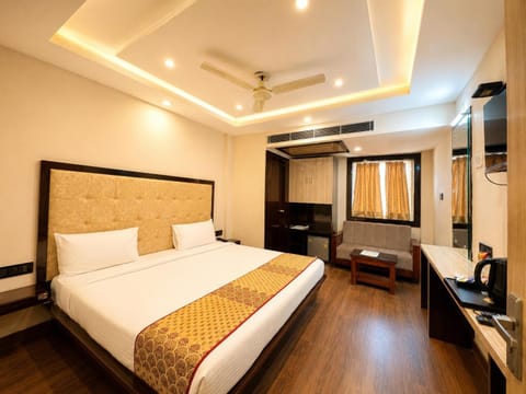Communal lounge/ TV room, Bed, TV and multimedia, Photo of the whole room, Evening entertainment, Bedroom, fireplace, air conditioner