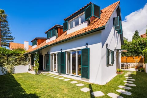 Property building, Garden, Balcony/Terrace, Garden view