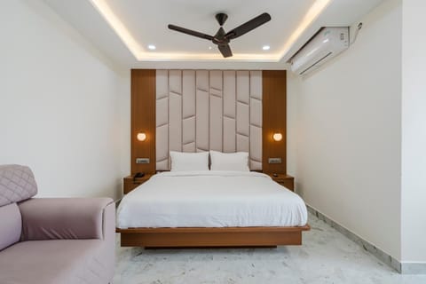 Bed, Photo of the whole room, Bedroom, air conditioner