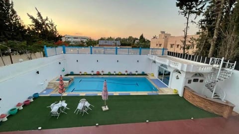 Garden, Swimming pool