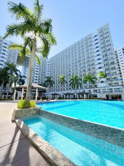 Pool view, Swimming pool, Swimming pool