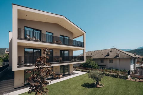 Property building, Garden, Garden view, Mountain view