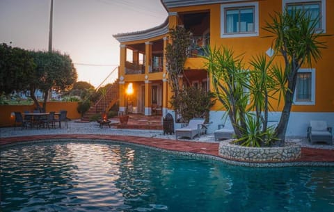 Property building, Day, Garden, Garden view, Pool view, Swimming pool