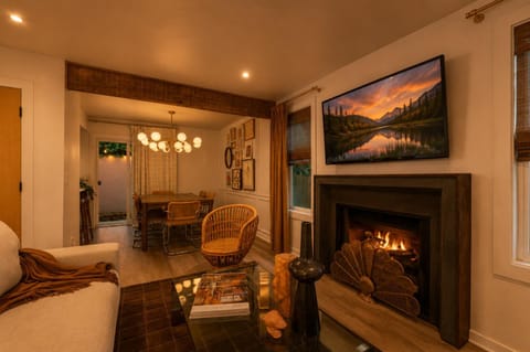 Living room, Seating area, Dining area, Dinner, fireplace