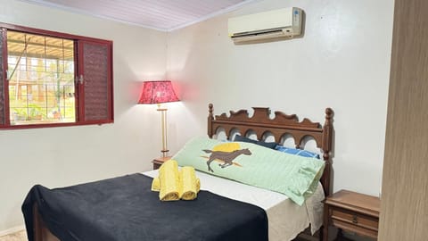 towels, air conditioner