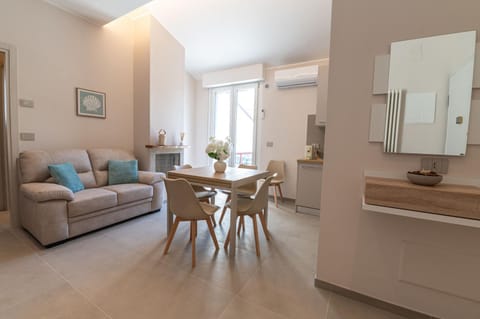 Living room, Seating area, Dining area, air conditioner