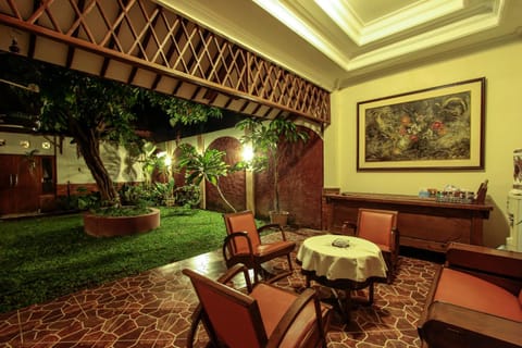 Night, Garden, Garden, Balcony/Terrace, Photo of the whole room, Banquet/Function facilities, Decorative detail, Dining area